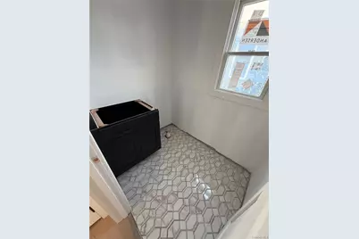 101 Clocks Boulevard, Massapequa, NY 11758 - Photo 17