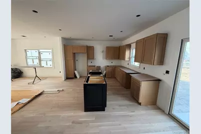 101 Clocks Boulevard, Massapequa, NY 11758 - Photo 11