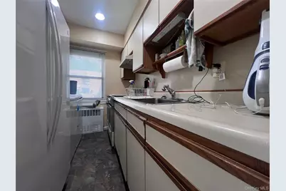 196-53 73rd Avenue #1st Floor, Fresh Meadows, NY 11365 - Photo 5