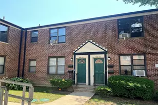 196-53 73rd Ave, Fresh Meadows, NY 11365 - Photo 17