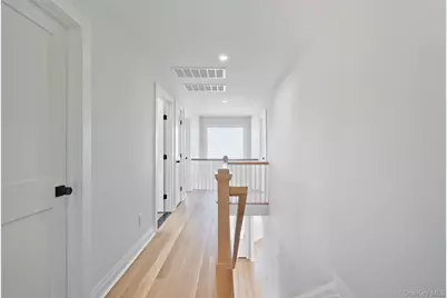 103 Clocks Boulevard, Massapequa, NY 11758 - Photo 9