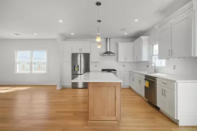 103 Clocks Boulevard, Massapequa, NY 11758 - Photo 5