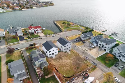 103 Clocks Boulevard, Massapequa, NY 11758 - Photo 5