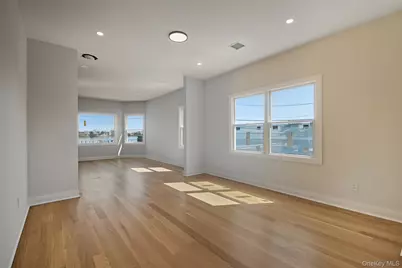 103 Clocks Boulevard, Massapequa, NY 11758 - Photo 3