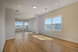 103 Clocks Blvd, Massapequa, NY 11758 - Photo 3