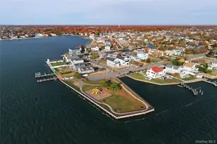 103 Clocks Blvd, Massapequa, NY 11758 - Photo 3