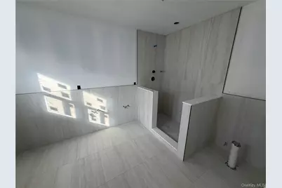 103 Clocks Boulevard, Massapequa, NY 11758 - Photo 19