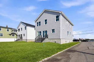 103 Clocks Blvd, Massapequa, NY 11758 - Photo 15