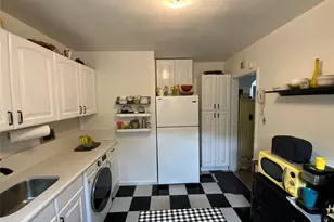 73-19 217th St, Oakland Gardens, NY 11364 - Photo 9