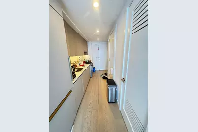 3 Court Square #3001, Long Island City, NY 11101 - Photo 7