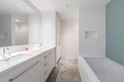 470 Lloyds Lane, Mattituck, NY 11952 - Photo 35