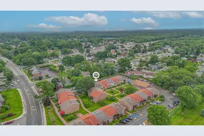 42 Springwood Drive, North Babylon, NY 11703 - Photo 11