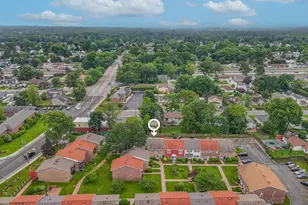 42 Springwood Dr, North Babylon, NY 11703 - Photo 15