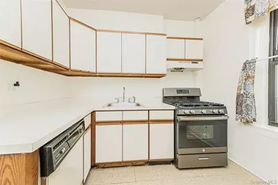 2187 Holland Avenue #2J, Bronx, NY 10462 - Photo 5