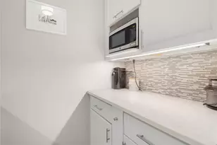 210 E 63rd St, New York, NY 10065 - Photo 11