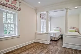 9 Meadow Spring Ln, Glen Cove, NY 11542 - Photo 23