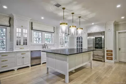 9 Meadow Spring Lane, Glen Cove, NY 11542 - Photo 17