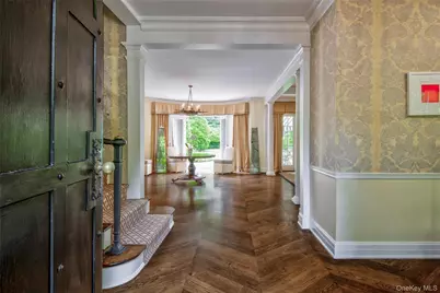 9 Meadow Spring Lane, Glen Cove, NY 11542 - Photo 3