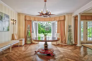 9 Meadow Spring Ln, Glen Cove, NY 11542 - Photo 7