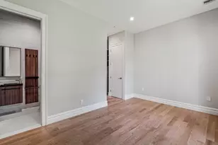 199E W Shore Rd, Great Neck, NY 11024 - Photo 21