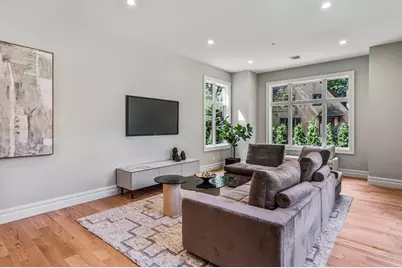 199E W Shore Road, Great Neck, NY 11024 - Photo 17