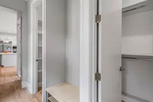 199E W Shore Rd, Great Neck, NY 11024 - Photo 23