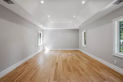 199E W Shore Road, Great Neck, NY 11024 - Photo 29