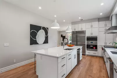 199E W Shore Road, Great Neck, NY 11024 - Photo 9