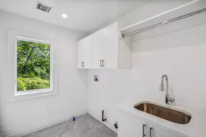 199E W Shore Road, Great Neck, NY 11024 - Photo 43