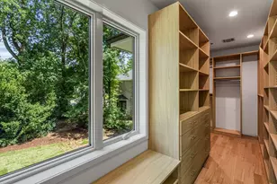 199E W Shore Rd, Great Neck, NY 11024 - Photo 31