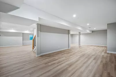 199E W Shore Road, Great Neck, NY 11024 - Photo 45