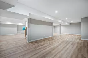 199E W Shore Rd, Great Neck, NY 11024 - Photo 45