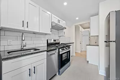 12 Thomas Place #3, New Rochelle, NY 10801 - Photo 3