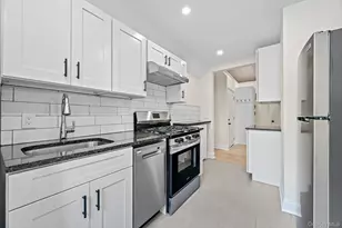 12 Thomas Pl, New Rochelle, NY 10801 - Photo 3