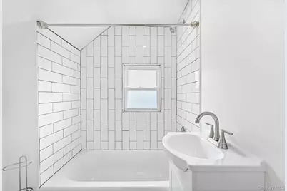 12 Thomas Place #3, New Rochelle, NY 10801 - Photo 7