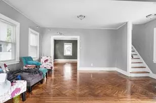 104-28 201st St, Saint Albans, NY 11412 - Photo 5