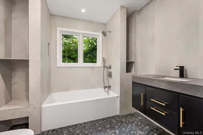 8 Junard Drive, Roslyn, NY 11576 - Photo 19