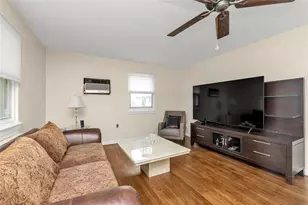 82-65 268 Th St, Floral Park, NY 11004 - Photo 3