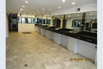 75-08 Metropolitan Avenue #lower, Middle Village, NY 11379 - Photo 3
