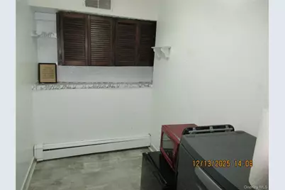 75-08 Metropolitan Avenue #lower, Middle Village, NY 11379 - Photo 13