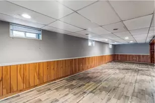 49-75 175th Pl, Fresh Meadows, NY 11365 - Photo 19