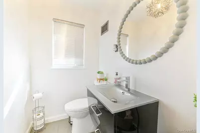 972 S End, Woodmere, NY 11598 - Photo 11