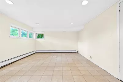 906 Bromton Drive, Westbury, NY 11590 - Photo 29