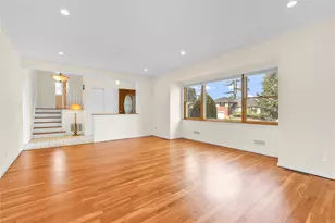 906 Bromton Dr, Westbury, NY 11590 - Photo 17