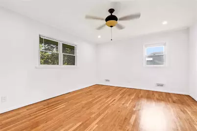 906 Bromton Drive, Westbury, NY 11590 - Photo 25