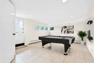 906 Bromton Dr, Westbury, NY 11590 - Photo 27