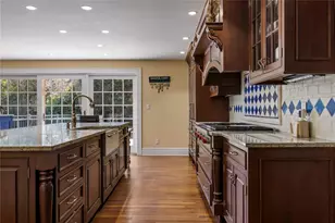 233 Narragansett Ave, Lawrence, NY 11559 - Photo 9