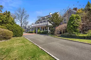 233 Narragansett Ave, Lawrence, NY 11559 - Photo 23