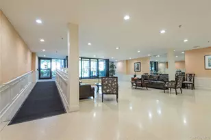 25 Chapel Pl, Great Neck, NY 11021 - Photo 19