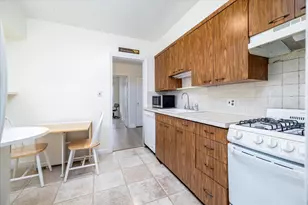 360 Foch Blvd, Mineola, NY 11501 - Photo 7